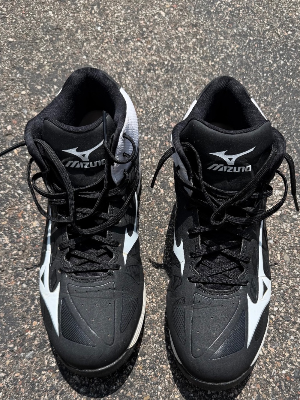 Mizuno men’s 11.5 molded cleats